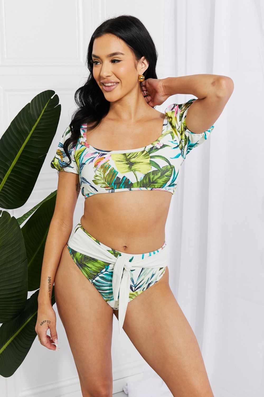 Bikini con mangas abullonadas Vacay Ready de Marina West Swim en estampado floral