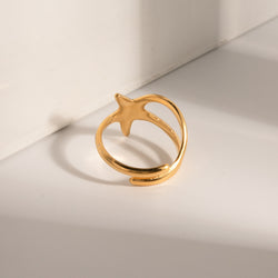 Anillo de estrella de acero inoxidable bañado en oro