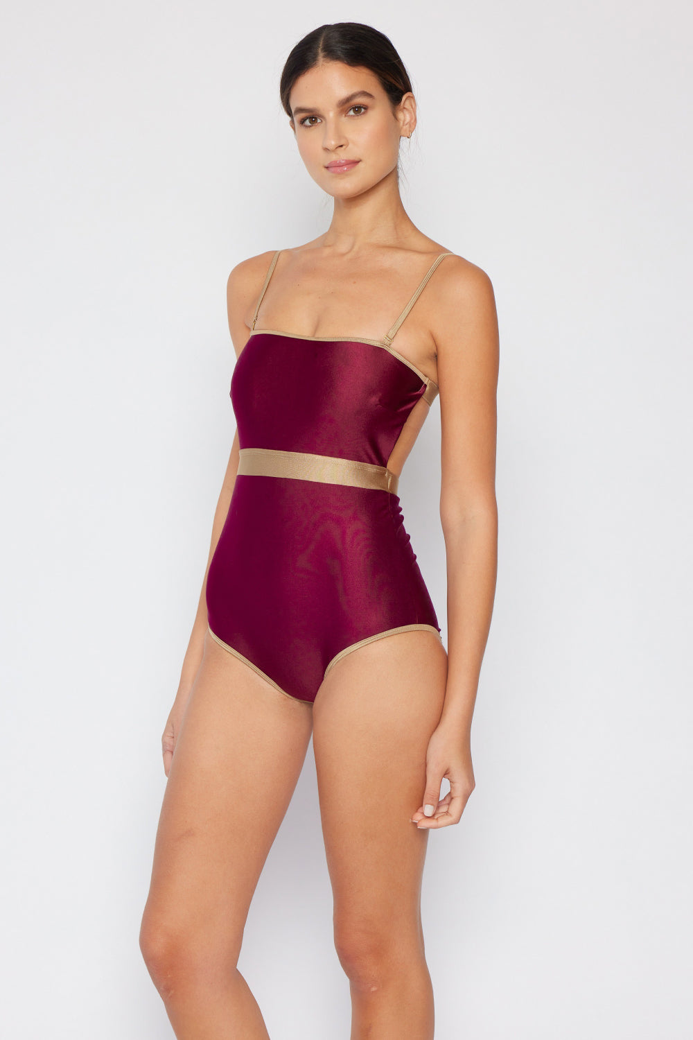 Traje de baño de una pieza con ribete en contraste Wave Break de Marina West Swim en color vino