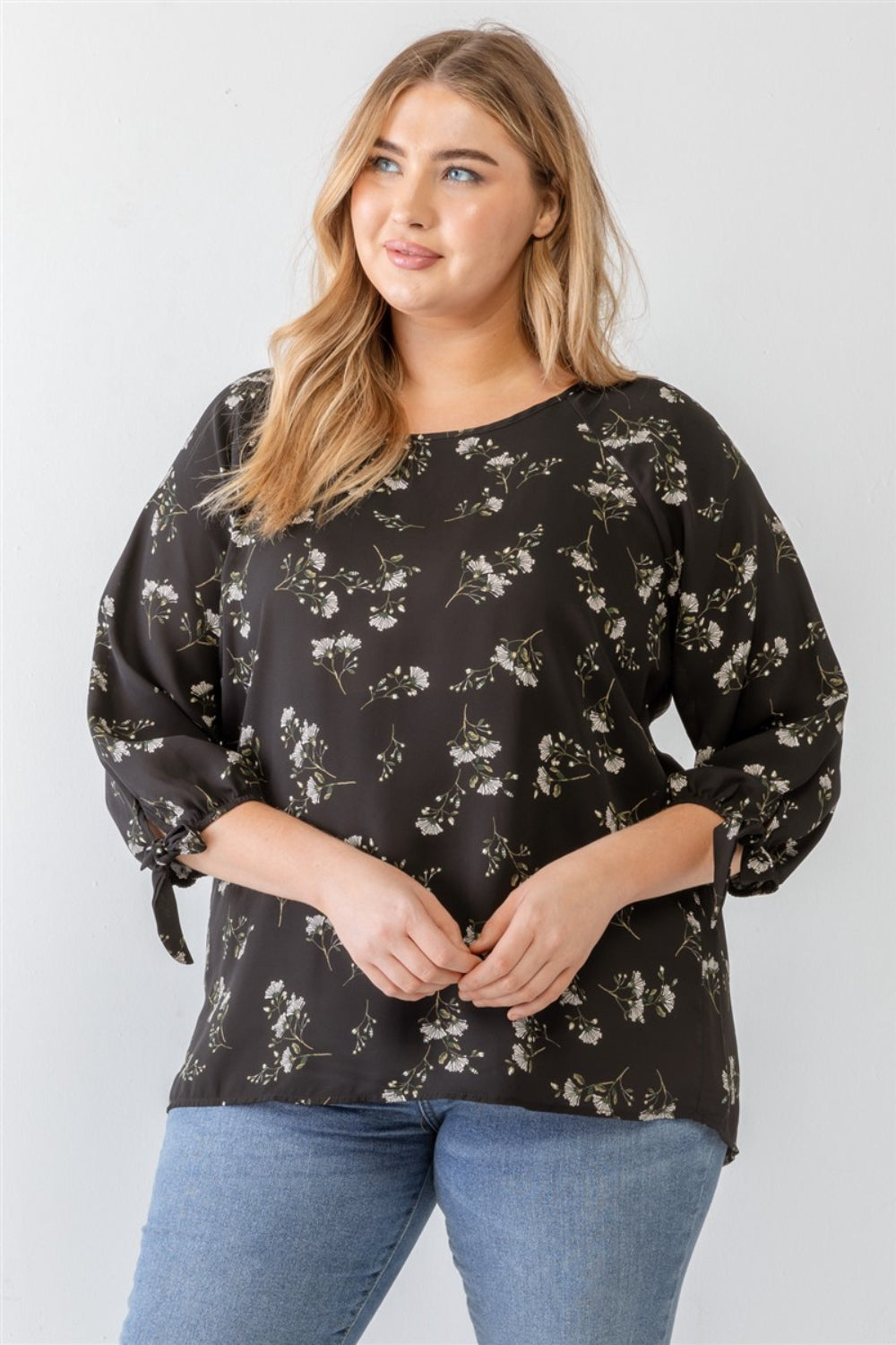 Blusa de cuello redondo con estampado floral de talla grande de Zenobia