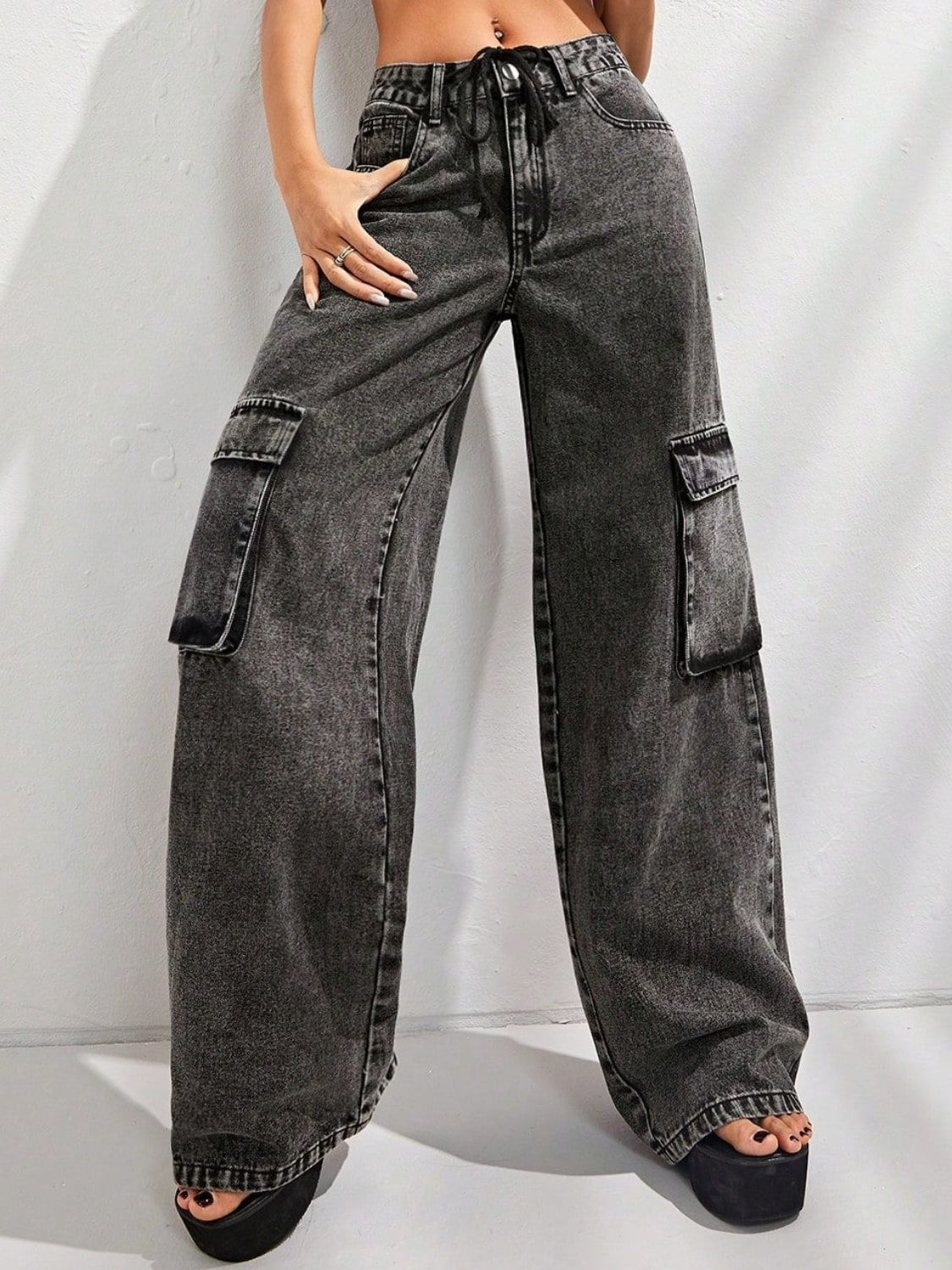 Jeans de pierna ancha con bolsillos