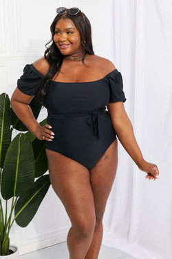 Traje de baño de una pieza con mangas abullonadas Salty Air de Marina West Swim en color negro