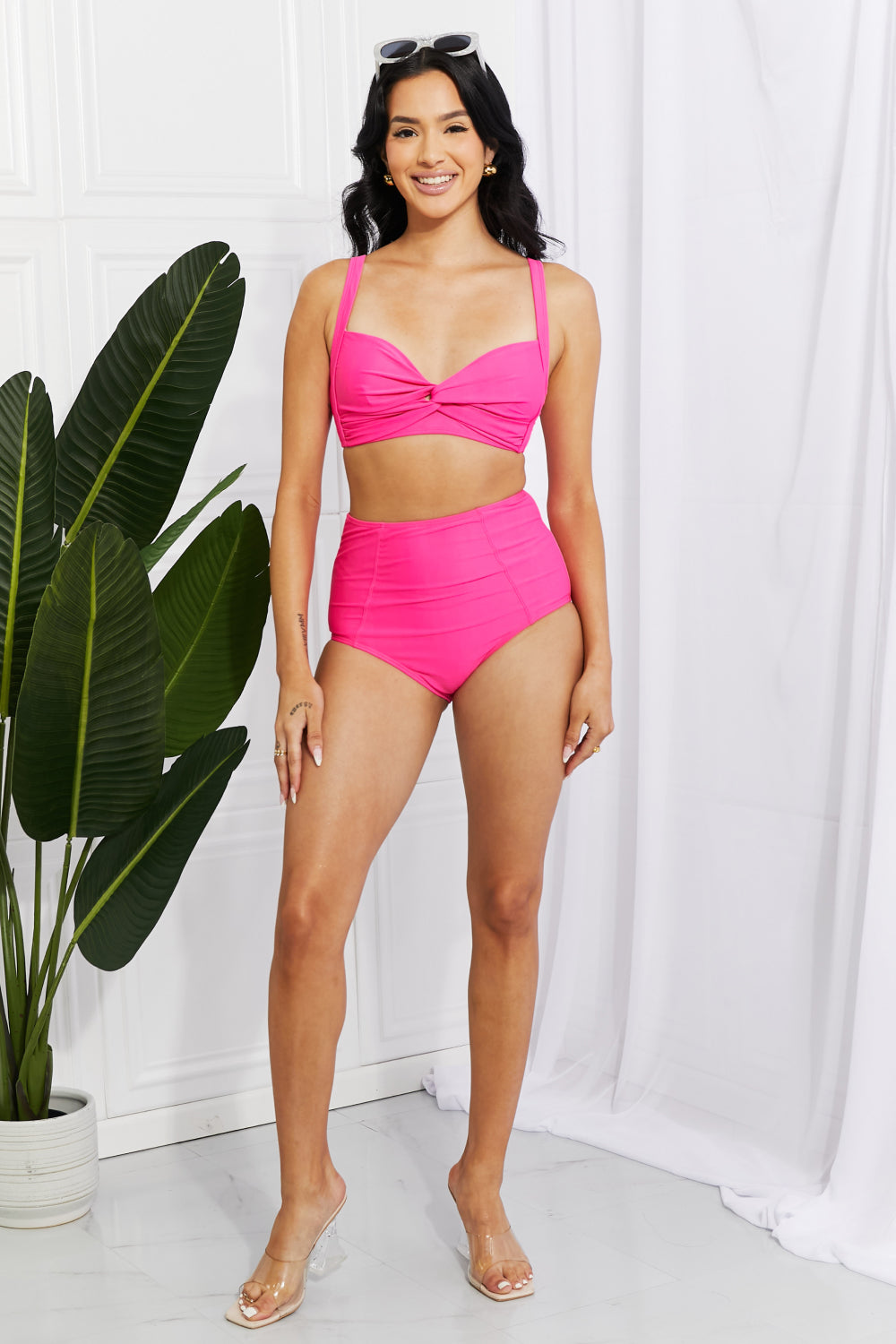 Bikini de tiro alto Take A Dip Twist de Marina West Swim en color rosa