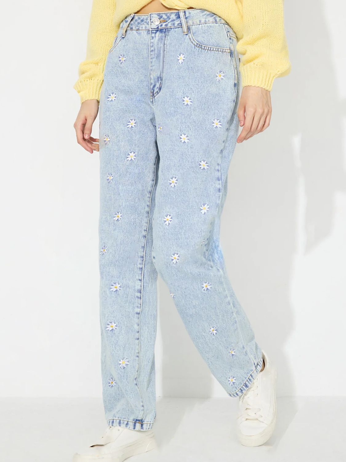 Daisy Straight Jeans with Pockets