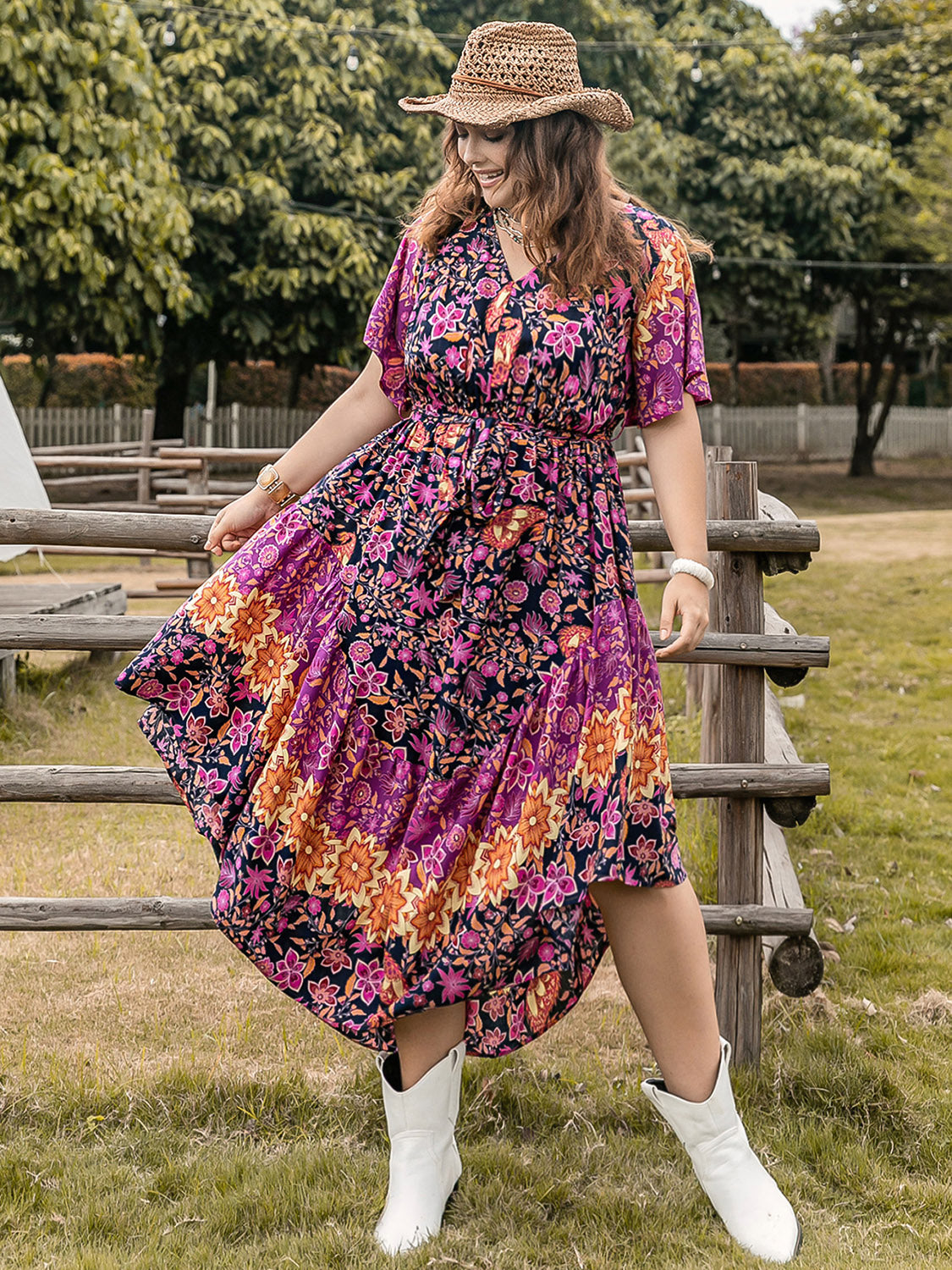 Vestido midi con escote en V y mangas abullonadas y estampado de talla grande