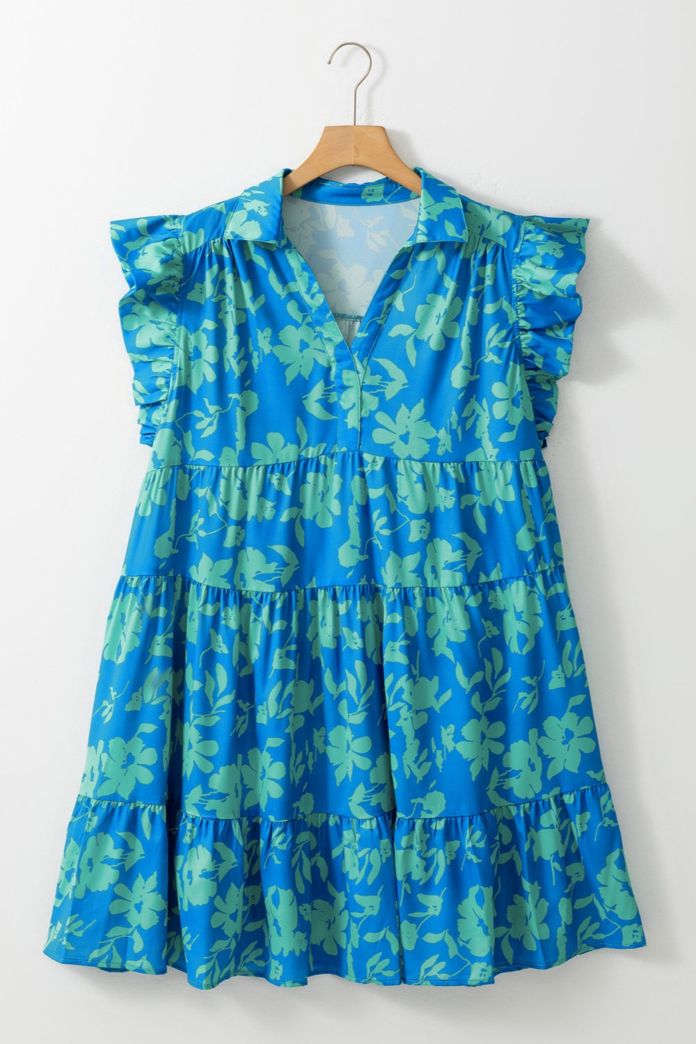 Vestido mini con mangas cortas, estampado y volantes en talla grande