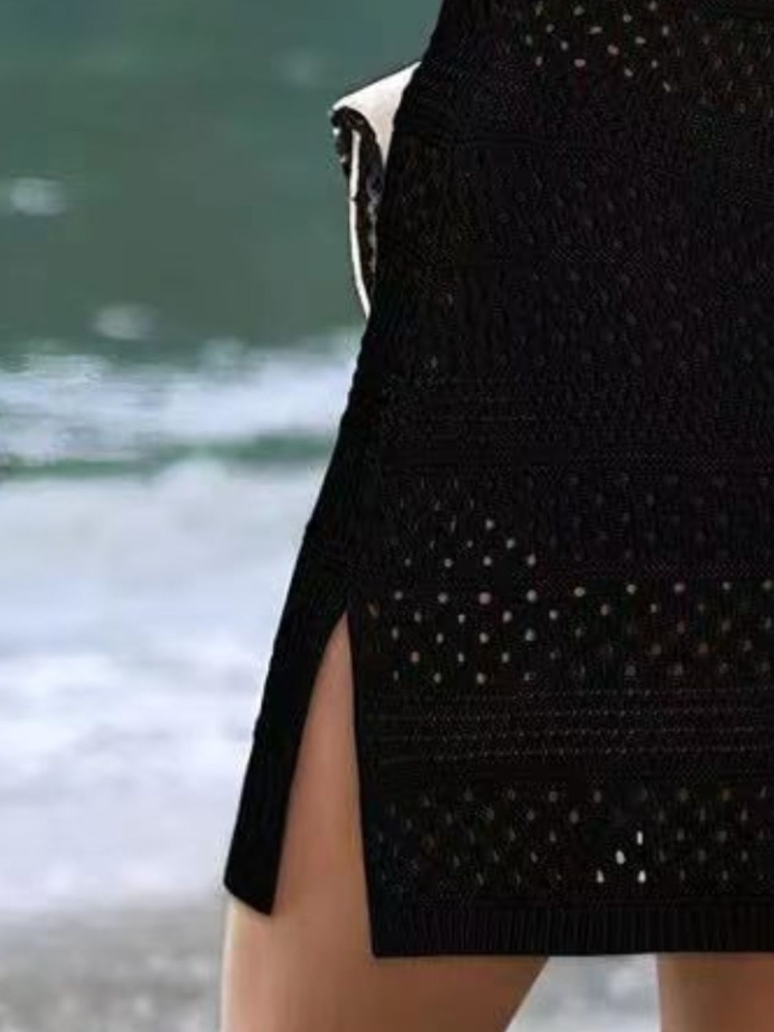 Vestido playero con escote redondo y calado