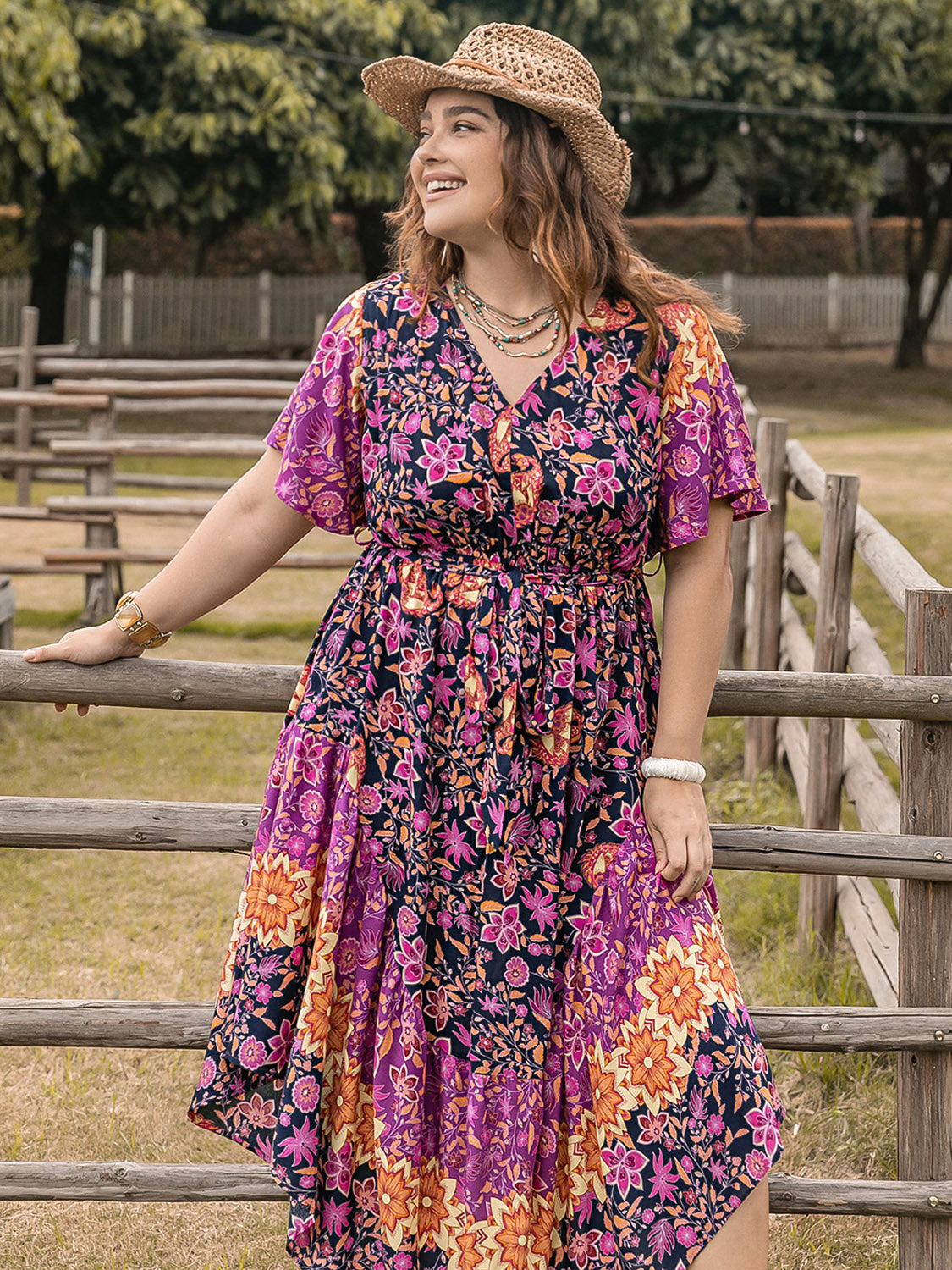 Vestido midi con escote en V y mangas abullonadas y estampado de talla grande