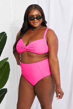 Bikini de tiro alto Take A Dip Twist de Marina West Swim en color rosa