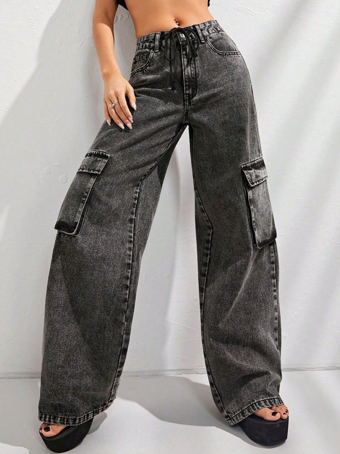 Jeans de pierna ancha con bolsillos