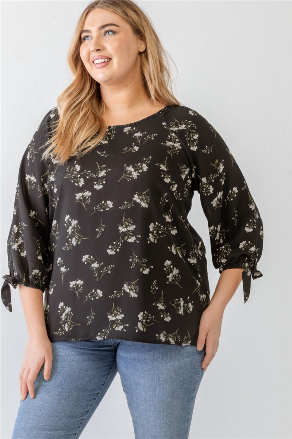 Blusa de cuello redondo con estampado floral de talla grande de Zenobia