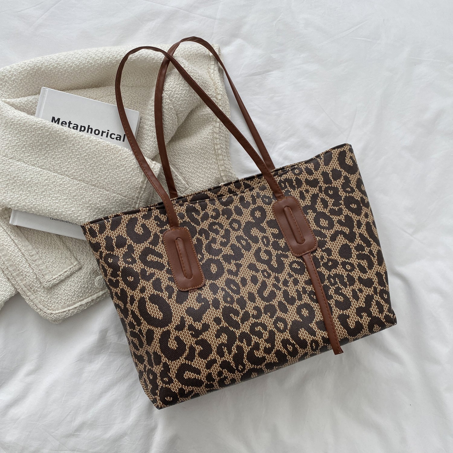 Bolso de mano de piel sintética con estampado de leopardo