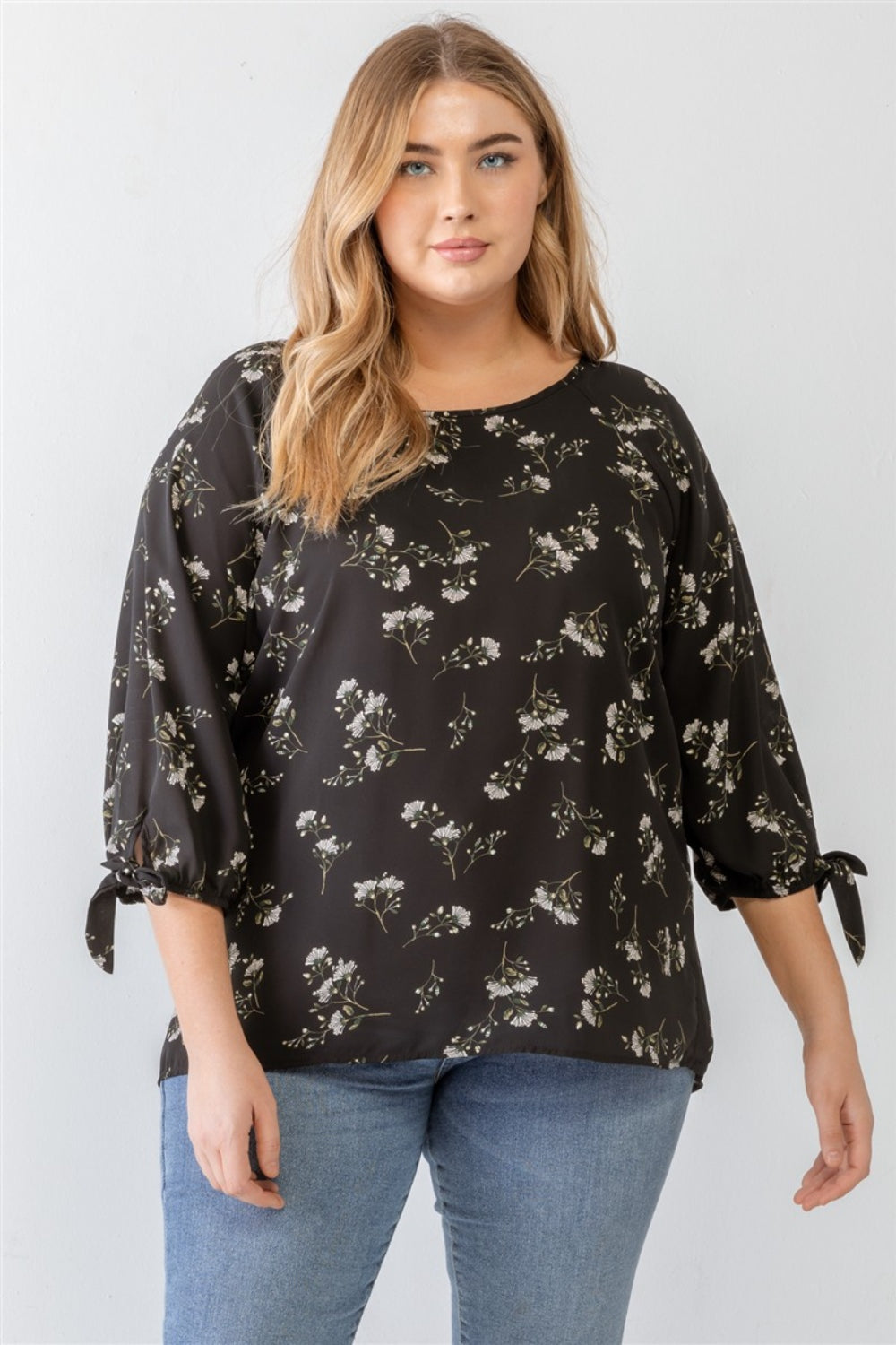 Blusa de cuello redondo con estampado floral de talla grande de Zenobia