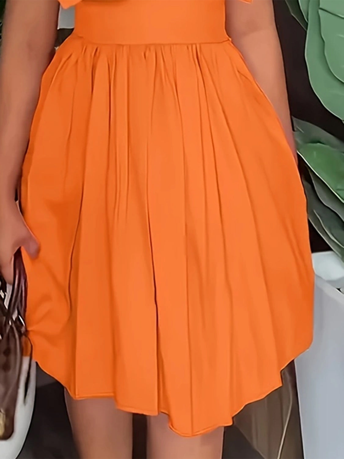 Vestido de talla grande con cuello con volantes y mangas cortas