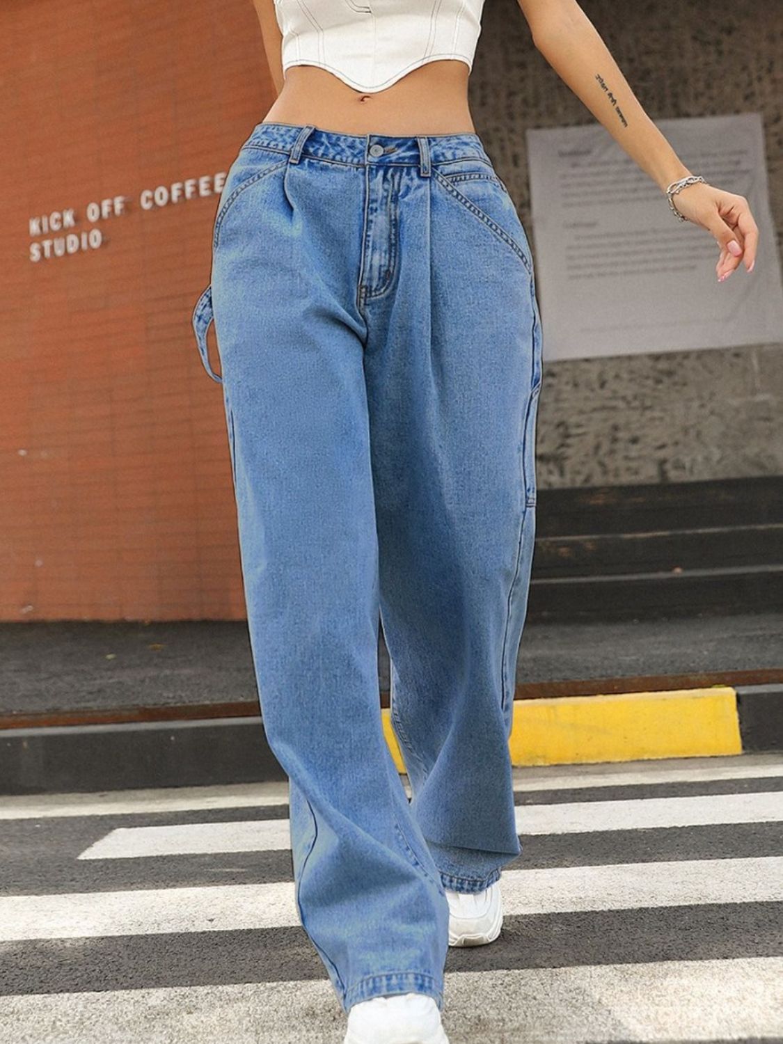 Jeans de pierna ancha con bolsillos