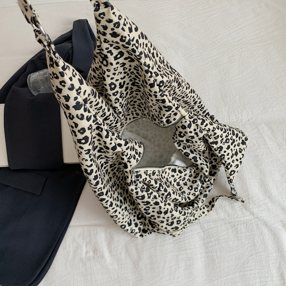 Bolsa de poliéster con estampado de leopardo