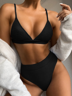 Conjunto de bikini de canalé con tirantes finos