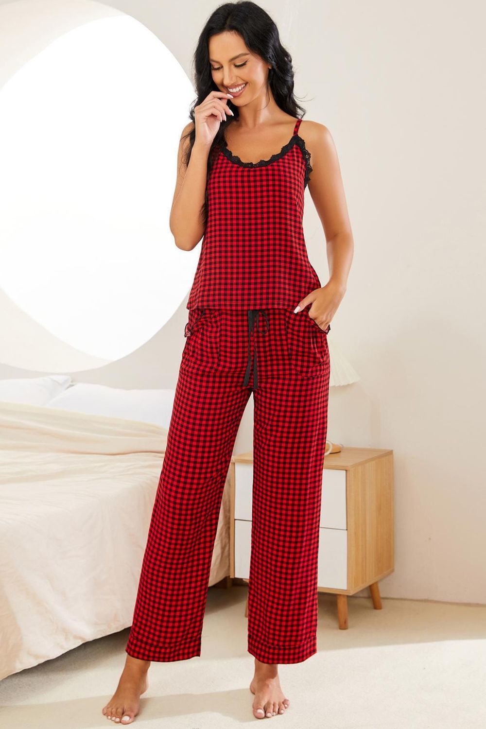 Conjunto de pijama con camisola y pantalones con cordón y ribete de encaje a cuadros