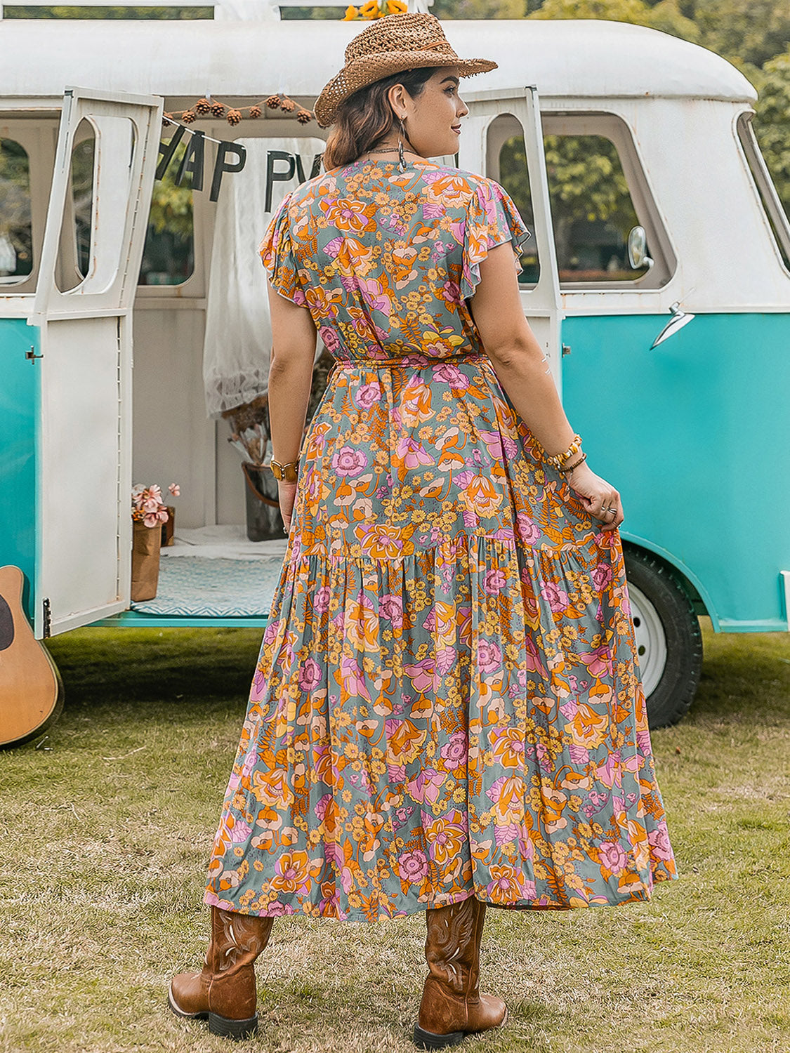 Vestido de manga corta con volantes y estampado de talla grande